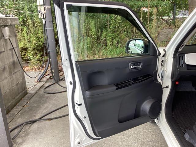 Ｎ－ＯＮＥ オリジナル　純正ナビ　フルセグ　リアカメラ　追突被害軽減ブレーキ　オートクルーズコントロール　サイドエアバック　クリアランスソナー　ナビ＆ＴＶ　ＬＥＤライト　ＵＳＢ　ＷＡＢ　Ｂカメラ　セキュリティ　エアバッグ（38枚目）