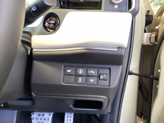 ヴェゼル e:HEVPLaY メモリーナビ ドラレコ ETC 衝突被害軽減ブレーキ カーテンエアバッグ 盗難防止装置 アイドルストップ ABS ESC フルオートエアコン リアカメラ シートヒータ エアバッグ Aライト 記録簿(19枚目)