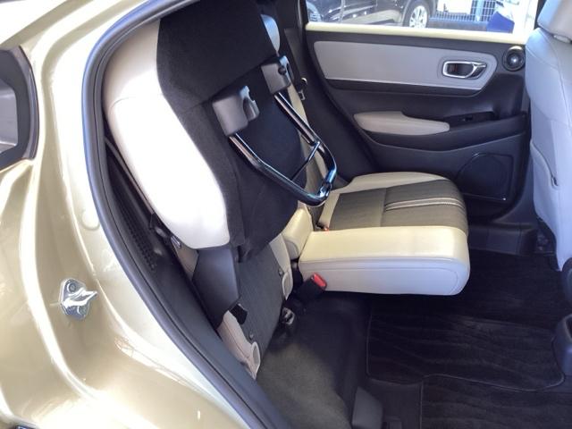 ヴェゼル e:HEVPLaY メモリーナビ ドラレコ ETC 衝突被害軽減ブレーキ カーテンエアバッグ 盗難防止装置 アイドルストップ ABS ESC フルオートエアコン リアカメラ シートヒータ エアバッグ Aライト 記録簿(28枚目)