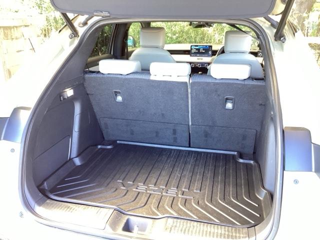 ヴェゼル e:HEVPLaY メモリーナビ ドラレコ ETC 衝突被害軽減ブレーキ カーテンエアバッグ 盗難防止装置 アイドルストップ ABS ESC フルオートエアコン リアカメラ シートヒータ エアバッグ Aライト 記録簿(29枚目)