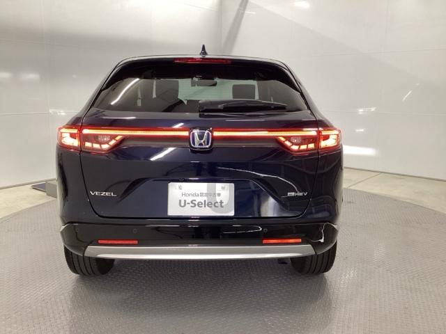 ヴェゼル ｅ：ＨＥＶＺ　メモリーナビ　ドラレコ　ＥＴＣ　衝突回避支援ブレーキ機能　スマキ　Ｐトランク　フルオートエアコン　Ｄレコ　エアバッグ　両席エアバック　Ｒカメ　パワーウィンドウ　ＬＥＤランプ　ソナー　クルーズＣ　ＵＳＢ（9枚目）