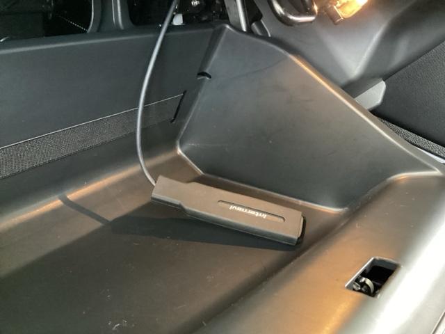 シビック セダン　純正メモリーナビ　本革パワーシート　サイドエアバッグ　ＤＶＤ視聴可能　横滑り防止装置　ＵＳＢ　地デジＴＶ　リアカメラ　クルーズコントロール　アイドリングストップ　スマキー　前席シートヒーター　ＡＢＳ（33枚目）