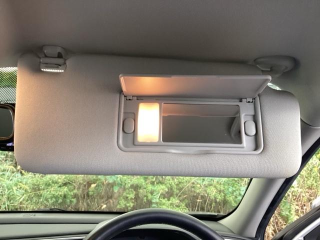 シビック セダン　純正メモリーナビ　本革パワーシート　サイドエアバッグ　ＤＶＤ視聴可能　横滑り防止装置　ＵＳＢ　地デジＴＶ　リアカメラ　クルーズコントロール　アイドリングストップ　スマキー　前席シートヒーター　ＡＢＳ（48枚目）