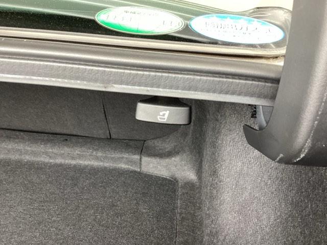 シビック セダン　純正メモリーナビ　本革パワーシート　サイドエアバッグ　ＤＶＤ視聴可能　横滑り防止装置　ＵＳＢ　地デジＴＶ　リアカメラ　クルーズコントロール　アイドリングストップ　スマキー　前席シートヒーター　ＡＢＳ（63枚目）