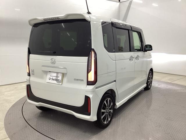 Ｎ－ＢＯＸカスタム ベースグレード　純正メモリーナビ　ドラレコ　リアカメラ　ＵＳＢ接続　ＣＭＢＳ　Ｄレコ　ベンチシート　オートエアコン　スマートキ　ＬＥＤ　盗難防止装置　クルコン　ＥＴＣ　バックカメラ　フルセグＴＶ　パワーステアリング（8枚目）