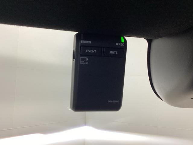 Ｎ－ＢＯＸカスタム ベースグレード　純正メモリーナビ　ドラレコ　リアカメラ　ＵＳＢ接続　ＣＭＢＳ　Ｄレコ　ベンチシート　オートエアコン　スマートキ　ＬＥＤ　盗難防止装置　クルコン　ＥＴＣ　バックカメラ　フルセグＴＶ　パワーステアリング（12枚目）