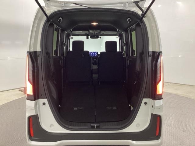 Ｎ－ＢＯＸカスタム ベースグレード　純正メモリーナビ　ドラレコ　リアカメラ　ＵＳＢ接続　ＣＭＢＳ　Ｄレコ　ベンチシート　オートエアコン　スマートキ　ＬＥＤ　盗難防止装置　クルコン　ＥＴＣ　バックカメラ　フルセグＴＶ　パワーステアリング（24枚目）