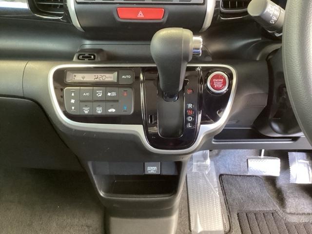 Ｎ－ＢＯＸカスタム ＧＳＳパッケージ　純正メモリーナビ　両側電動スライドドア　両側パワ－スライドドア　ＴＶナビ　整備記録簿　スマ－トキ－　Ｂカメ　ＥＴＣ付き　エアコン　ＥＳＣ　Ａ－ＳＴＯＰ　盗難防止システム　パワーウィンドウ　ＤＶＤ（13枚目）