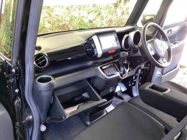 Ｎ－ＢＯＸカスタム ＧＳＳパッケージ　純正メモリーナビ　両側電動スライドドア　両側パワ－スライドドア　ＴＶナビ　整備記録簿　スマ－トキ－　Ｂカメ　ＥＴＣ付き　エアコン　ＥＳＣ　Ａ－ＳＴＯＰ　盗難防止システム　パワーウィンドウ　ＤＶＤ（35枚目）