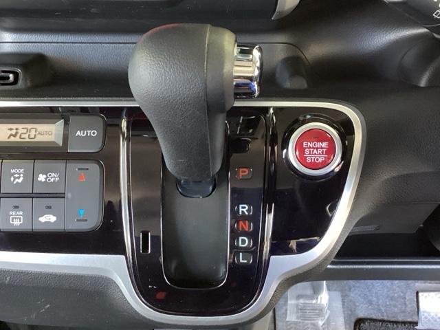 Ｎ－ＢＯＸカスタム ＧＳＳパッケージ　純正メモリーナビ　両側電動スライドドア　両側パワ－スライドドア　ＴＶナビ　整備記録簿　スマ－トキ－　Ｂカメ　ＥＴＣ付き　エアコン　ＥＳＣ　Ａ－ＳＴＯＰ　盗難防止システム　パワーウィンドウ　ＤＶＤ（39枚目）