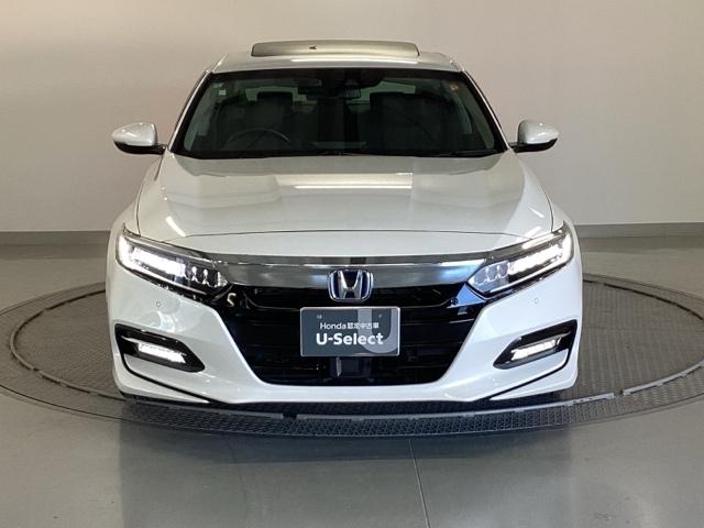 アコード ＥＸ　純正メモリーナビ　本革Ｐシート　Ｓルーフ　カーテンエアバッグ　イモビ　追突軽減ブレーキ　オートエアコン　ＬＥＤヘッドライト　パワ－シ－ト　皮シート　横滑り防止装置　地デジフルセグ　スマキー　ＵＳＢ接続（6枚目）