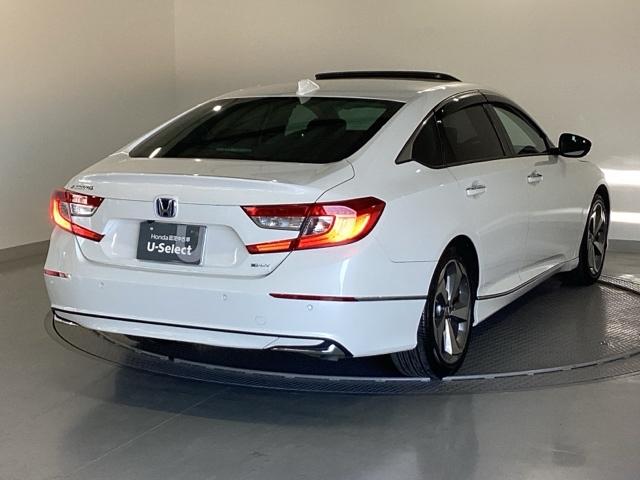 アコード ＥＸ　純正メモリーナビ　本革Ｐシート　Ｓルーフ　カーテンエアバッグ　イモビ　追突軽減ブレーキ　オートエアコン　ＬＥＤヘッドライト　パワ－シ－ト　皮シート　横滑り防止装置　地デジフルセグ　スマキー　ＵＳＢ接続（9枚目）