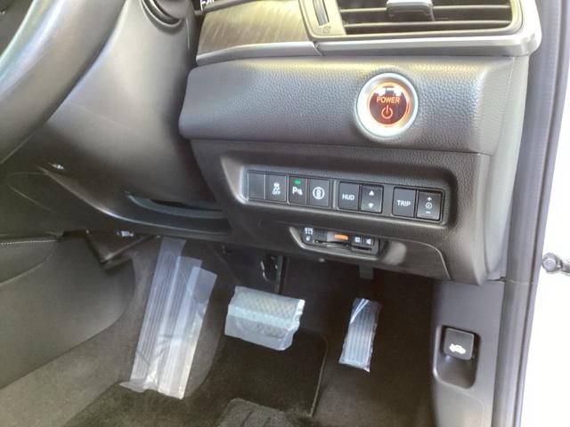 アコード ＥＸ　純正メモリーナビ　本革Ｐシート　Ｓルーフ　カーテンエアバッグ　イモビ　追突軽減ブレーキ　オートエアコン　ＬＥＤヘッドライト　パワ－シ－ト　皮シート　横滑り防止装置　地デジフルセグ　スマキー　ＵＳＢ接続（16枚目）