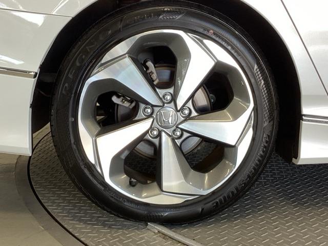 アコード ＥＸ　純正メモリーナビ　本革Ｐシート　Ｓルーフ　カーテンエアバッグ　イモビ　追突軽減ブレーキ　オートエアコン　ＬＥＤヘッドライト　パワ－シ－ト　皮シート　横滑り防止装置　地デジフルセグ　スマキー　ＵＳＢ接続（22枚目）