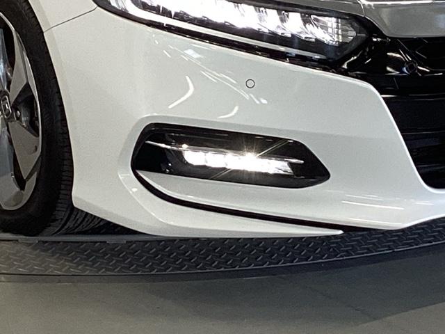 アコード ＥＸ　純正メモリーナビ　本革Ｐシート　Ｓルーフ　カーテンエアバッグ　イモビ　追突軽減ブレーキ　オートエアコン　ＬＥＤヘッドライト　パワ－シ－ト　皮シート　横滑り防止装置　地デジフルセグ　スマキー　ＵＳＢ接続（25枚目）