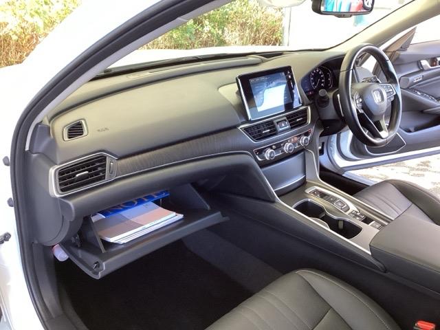 アコード ＥＸ　純正メモリーナビ　本革Ｐシート　Ｓルーフ　カーテンエアバッグ　イモビ　追突軽減ブレーキ　オートエアコン　ＬＥＤヘッドライト　パワ－シ－ト　皮シート　横滑り防止装置　地デジフルセグ　スマキー　ＵＳＢ接続（38枚目）