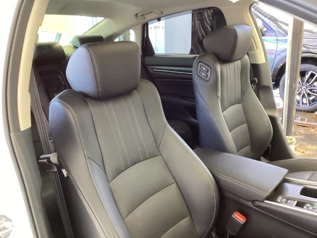 アコード ＥＸ　純正メモリーナビ　本革Ｐシート　Ｓルーフ　カーテンエアバッグ　イモビ　追突軽減ブレーキ　オートエアコン　ＬＥＤヘッドライト　パワ－シ－ト　皮シート　横滑り防止装置　地デジフルセグ　スマキー　ＵＳＢ接続（61枚目）