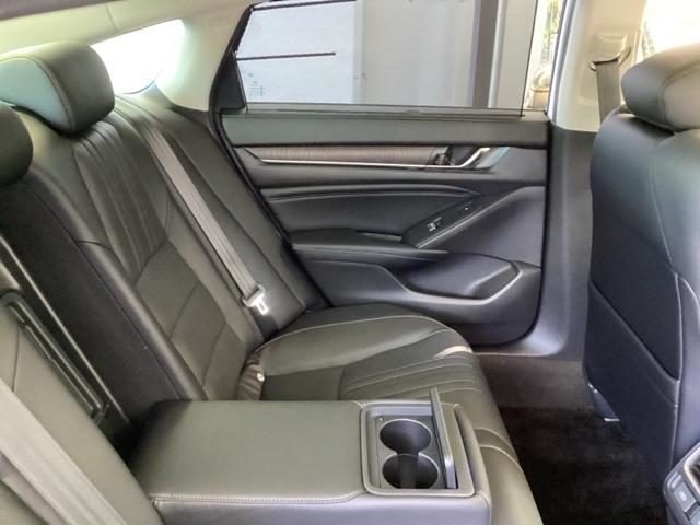 アコード ＥＸ　純正メモリーナビ　本革Ｐシート　Ｓルーフ　カーテンエアバッグ　イモビ　追突軽減ブレーキ　オートエアコン　ＬＥＤヘッドライト　パワ－シ－ト　皮シート　横滑り防止装置　地デジフルセグ　スマキー　ＵＳＢ接続（66枚目）