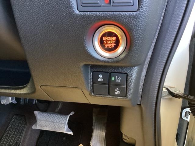 Ｎ－ＢＯＸカスタム Ｇ・Ｌターボホンダセンシング　純正ナビ　フルセグ　リアカメラ　両側ＰＷスライドドア　Ｂモニタ　Ｉストップ　セキュリティー　ＵＳＢ接続　クルーズコントロール　ナビＴＶ　キーレスエントリー　ＶＳＡ　ベンチＳ　ＬＥＤランプ　ターボモデル（17枚目）