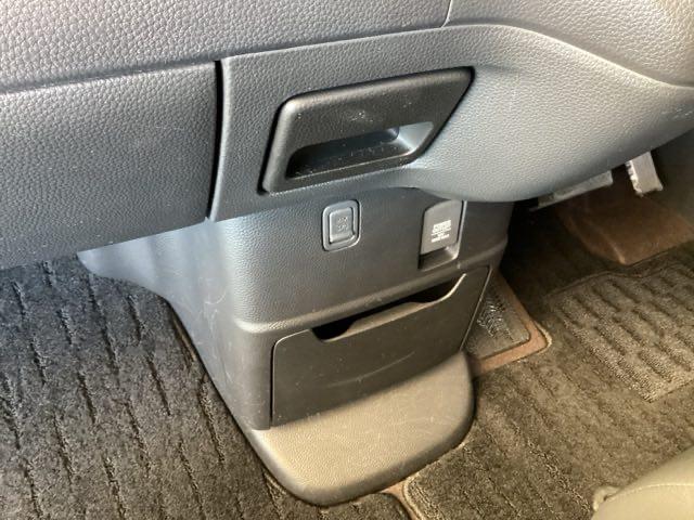 Ｎ－ＢＯＸカスタム Ｇ・Ｌターボホンダセンシング　純正ナビ　フルセグ　リアカメラ　両側ＰＷスライドドア　Ｂモニタ　Ｉストップ　セキュリティー　ＵＳＢ接続　クルーズコントロール　ナビＴＶ　キーレスエントリー　ＶＳＡ　ベンチＳ　ＬＥＤランプ　ターボモデル（44枚目）