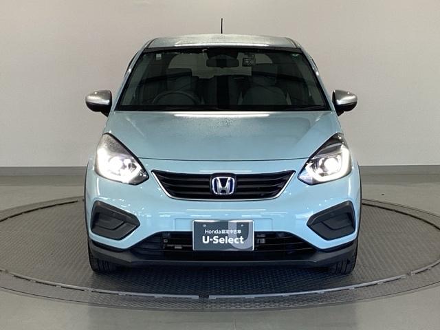 フィット ｅ：ＨＥＶクロスター　純正メモリーナビ　リアカメラ　ＥＴＣ　衝突回避システム　フルオートエアコン　整備記録簿　前後センサー　ＬＥＤランプ　エアバッグ　サイドエアバック　地デジ　オートクルーズコントロール　ＶＳＡ　ＵＳＢ（6枚目）