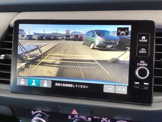 フィット ｅ：ＨＥＶクロスター　純正メモリーナビ　リアカメラ　ＥＴＣ　衝突回避システム　フルオートエアコン　整備記録簿　前後センサー　ＬＥＤランプ　エアバッグ　サイドエアバック　地デジ　オートクルーズコントロール　ＶＳＡ　ＵＳＢ（12枚目）