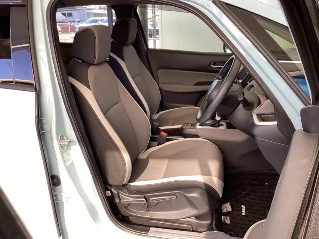 フィット ｅ：ＨＥＶクロスター　純正メモリーナビ　リアカメラ　ＥＴＣ　衝突回避システム　フルオートエアコン　整備記録簿　前後センサー　ＬＥＤランプ　エアバッグ　サイドエアバック　地デジ　オートクルーズコントロール　ＶＳＡ　ＵＳＢ（16枚目）