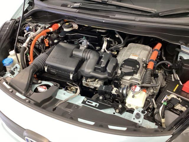 フィット ｅ：ＨＥＶクロスター　純正メモリーナビ　リアカメラ　ＥＴＣ　衝突回避システム　フルオートエアコン　整備記録簿　前後センサー　ＬＥＤランプ　エアバッグ　サイドエアバック　地デジ　オートクルーズコントロール　ＶＳＡ　ＵＳＢ（20枚目）