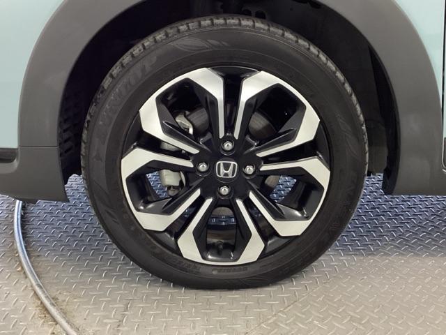 フィット ｅ：ＨＥＶクロスター　純正メモリーナビ　リアカメラ　ＥＴＣ　衝突回避システム　フルオートエアコン　整備記録簿　前後センサー　ＬＥＤランプ　エアバッグ　サイドエアバック　地デジ　オートクルーズコントロール　ＶＳＡ　ＵＳＢ（21枚目）