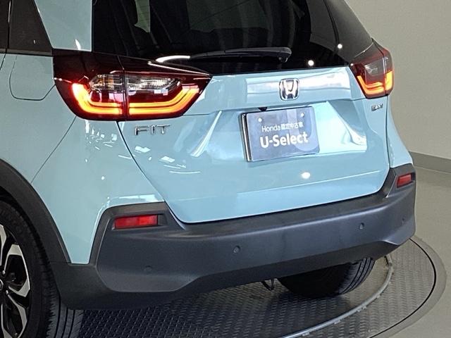 フィット ｅ：ＨＥＶクロスター　純正メモリーナビ　リアカメラ　ＥＴＣ　衝突回避システム　フルオートエアコン　整備記録簿　前後センサー　ＬＥＤランプ　エアバッグ　サイドエアバック　地デジ　オートクルーズコントロール　ＶＳＡ　ＵＳＢ（29枚目）