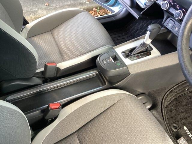 フィット ｅ：ＨＥＶクロスター　純正メモリーナビ　リアカメラ　ＥＴＣ　衝突回避システム　フルオートエアコン　整備記録簿　前後センサー　ＬＥＤランプ　エアバッグ　サイドエアバック　地デジ　オートクルーズコントロール　ＶＳＡ　ＵＳＢ（38枚目）