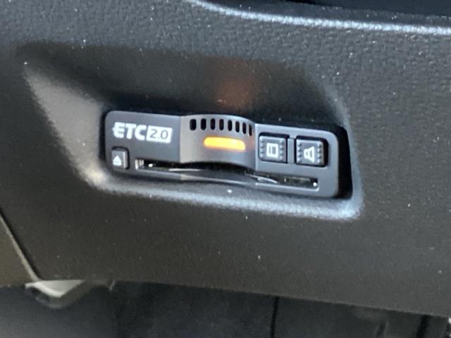 フィット ｅ：ＨＥＶクロスター　純正メモリーナビ　リアカメラ　ＥＴＣ　衝突回避システム　フルオートエアコン　整備記録簿　前後センサー　ＬＥＤランプ　エアバッグ　サイドエアバック　地デジ　オートクルーズコントロール　ＶＳＡ　ＵＳＢ（44枚目）