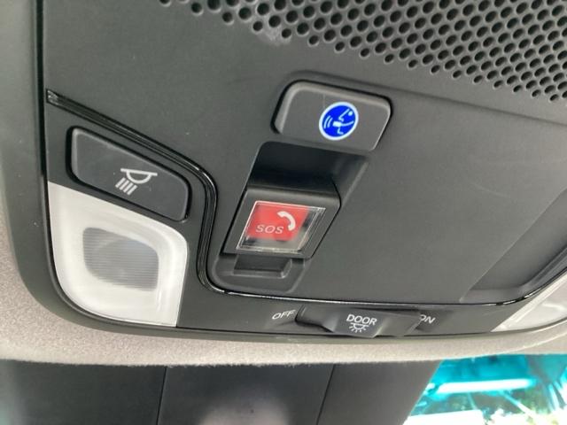 フィット ｅ：ＨＥＶクロスター　純正メモリーナビ　リアカメラ　ＥＴＣ　衝突回避システム　フルオートエアコン　整備記録簿　前後センサー　ＬＥＤランプ　エアバッグ　サイドエアバック　地デジ　オートクルーズコントロール　ＶＳＡ　ＵＳＢ（47枚目）