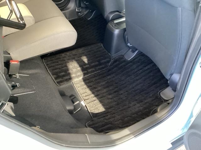 フィット ｅ：ＨＥＶクロスター　純正メモリーナビ　リアカメラ　ＥＴＣ　衝突回避システム　フルオートエアコン　整備記録簿　前後センサー　ＬＥＤランプ　エアバッグ　サイドエアバック　地デジ　オートクルーズコントロール　ＶＳＡ　ＵＳＢ（60枚目）