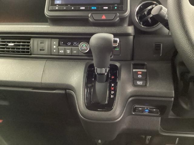 Ｎ－ＢＯＸカスタム ベースグレード　ＨｏｎｄａＣＯＮＮＥＣＴ対応純正メモリーナビ　ＣＭＢＳ　ベンチシート　オートエアコン　スマートキ　ＬＥＤ　盗難防止装置　クルコン　ＥＴＣ　バックカメラ　フルセグＴＶ　パワーステアリング　エアバッグ（12枚目）