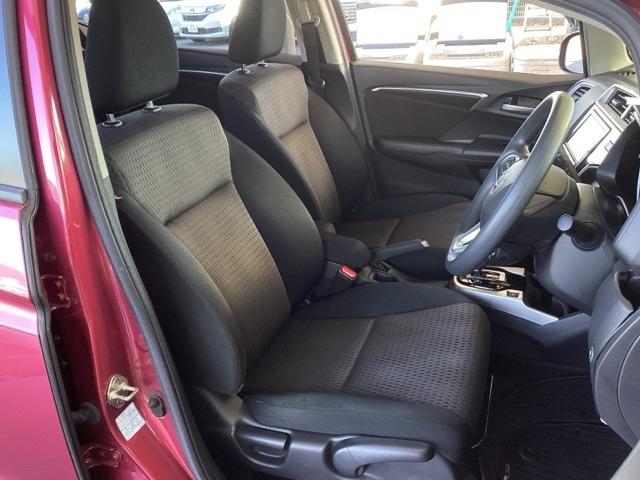 フィットハイブリッド F 純正ナビ フルセグ リアカメラ 地デジTV ナビTV 横滑り防止装置 フルオートエアコン イモビライザー キーフリーシステム 全席パワーウインドウ パワーステアリング アクティブクルーズ ABS(19枚目)