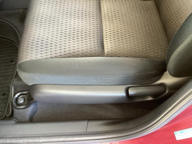 フィットハイブリッド F 純正ナビ フルセグ リアカメラ 地デジTV ナビTV 横滑り防止装置 フルオートエアコン イモビライザー キーフリーシステム 全席パワーウインドウ パワーステアリング アクティブクルーズ ABS(39枚目)