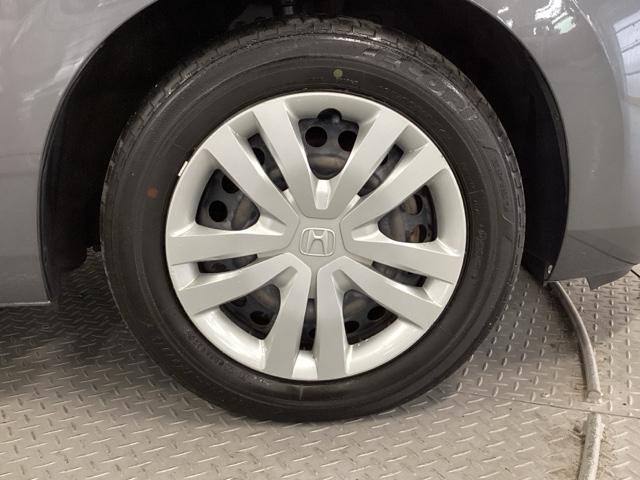 �X�`�[���z�C�[���ɂ́A�z���_�����̃z�C�[���J�o�[���t���Ă��܂��B