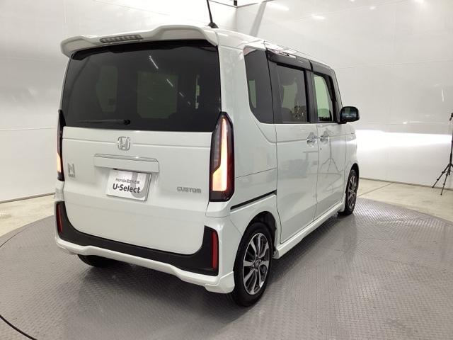 Ｎ－ＢＯＸカスタム ベースグレード　ＨｏｎｄａＣＯＮＮＥＣＴ対応純正メモリーナビ　ドラレコ　Ｗ電動ドア　ＵＳＢ接続　ＣＭＢＳ　Ｄレコ　ベンチシート　オートエアコン　スマートキ　ＬＥＤ　盗難防止装置　クルコン　ＥＴＣ　バックカメラ　ＥＳＣ（8枚目）