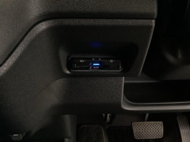 Ｎ－ＢＯＸカスタム ベースグレード　ＨｏｎｄａＣＯＮＮＥＣＴ対応純正メモリーナビ　ドラレコ　Ｗ電動ドア　ＵＳＢ接続　ＣＭＢＳ　Ｄレコ　ベンチシート　オートエアコン　スマートキ　ＬＥＤ　盗難防止装置　クルコン　ＥＴＣ　バックカメラ　ＥＳＣ（14枚目）