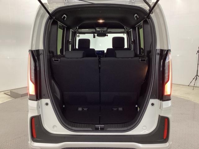 Ｎ－ＢＯＸカスタム ベースグレード　ＨｏｎｄａＣＯＮＮＥＣＴ対応純正メモリーナビ　ドラレコ　Ｗ電動ドア　ＵＳＢ接続　ＣＭＢＳ　Ｄレコ　ベンチシート　オートエアコン　スマートキ　ＬＥＤ　盗難防止装置　クルコン　ＥＴＣ　バックカメラ　ＥＳＣ（23枚目）