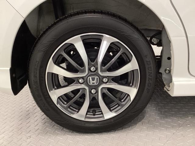 Ｎ－ＢＯＸカスタム ベースグレード　ＨｏｎｄａＣＯＮＮＥＣＴ対応純正メモリーナビ　ドラレコ　Ｗ電動ドア　ＵＳＢ接続　ＣＭＢＳ　Ｄレコ　ベンチシート　オートエアコン　スマートキ　ＬＥＤ　盗難防止装置　クルコン　ＥＴＣ　バックカメラ　ＥＳＣ（25枚目）