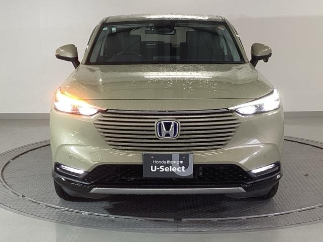 ヴェゼル ｅ：ＨＥＶＺ　純正ナビ　フルセグ　リアカメラ　地上デジタル　ＵＳＢ入力　ハンズフリーテールゲート　シートＨ　サイドエアＢ　パークセンサー　リヤカメラ　ＬＥＤヘットライト　ＥＳＣ　パワステ　ＡＡＣ　エアバック　ＡＢＳ（6枚目）