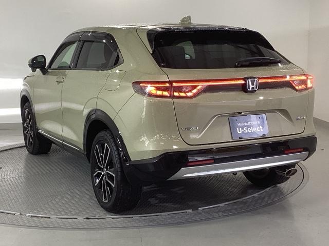 ヴェゼル ｅ：ＨＥＶＺ　純正ナビ　フルセグ　リアカメラ　地上デジタル　ＵＳＢ入力　ハンズフリーテールゲート　シートＨ　サイドエアＢ　パークセンサー　リヤカメラ　ＬＥＤヘットライト　ＥＳＣ　パワステ　ＡＡＣ　エアバック　ＡＢＳ（10枚目）