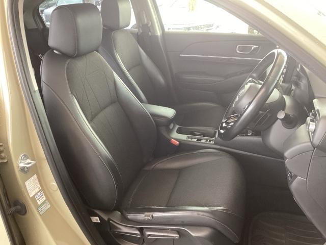 ヴェゼル ｅ：ＨＥＶＺ　純正ナビ　フルセグ　リアカメラ　地上デジタル　ＵＳＢ入力　ハンズフリーテールゲート　シートＨ　サイドエアＢ　パークセンサー　リヤカメラ　ＬＥＤヘットライト　ＥＳＣ　パワステ　ＡＡＣ　エアバック　ＡＢＳ（19枚目）