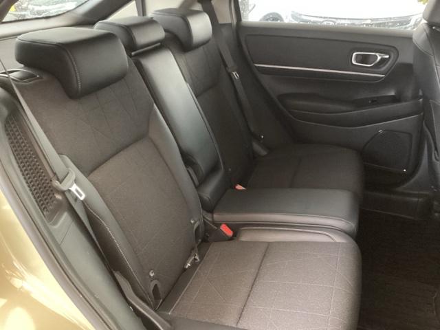 ヴェゼル ｅ：ＨＥＶＺ　純正ナビ　フルセグ　リアカメラ　地上デジタル　ＵＳＢ入力　ハンズフリーテールゲート　シートＨ　サイドエアＢ　パークセンサー　リヤカメラ　ＬＥＤヘットライト　ＥＳＣ　パワステ　ＡＡＣ　エアバック　ＡＢＳ（20枚目）