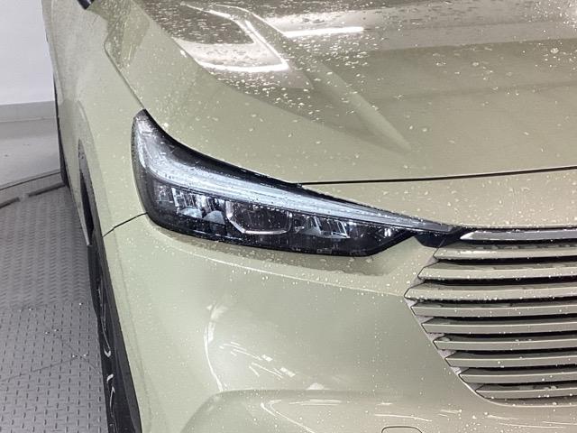 ヴェゼル ｅ：ＨＥＶＺ　純正ナビ　フルセグ　リアカメラ　地上デジタル　ＵＳＢ入力　ハンズフリーテールゲート　シートＨ　サイドエアＢ　パークセンサー　リヤカメラ　ＬＥＤヘットライト　ＥＳＣ　パワステ　ＡＡＣ　エアバック　ＡＢＳ（27枚目）