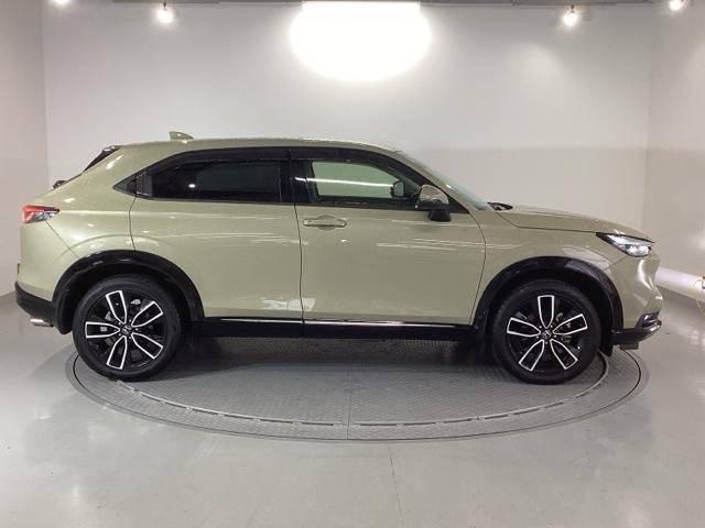 ヴェゼル ｅ：ＨＥＶＺ　純正ナビ　フルセグ　リアカメラ　地上デジタル　ＵＳＢ入力　ハンズフリーテールゲート　シートＨ　サイドエアＢ　パークセンサー　リヤカメラ　ＬＥＤヘットライト　ＥＳＣ　パワステ　ＡＡＣ　エアバック　ＡＢＳ（30枚目）