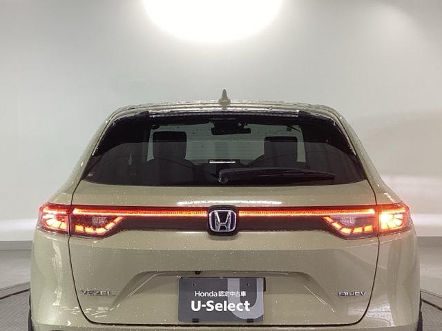 ヴェゼル ｅ：ＨＥＶＺ　純正ナビ　フルセグ　リアカメラ　地上デジタル　ＵＳＢ入力　ハンズフリーテールゲート　シートＨ　サイドエアＢ　パークセンサー　リヤカメラ　ＬＥＤヘットライト　ＥＳＣ　パワステ　ＡＡＣ　エアバック　ＡＢＳ（31枚目）