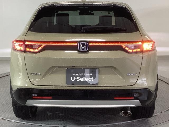 ヴェゼル ｅ：ＨＥＶＺ　純正ナビ　フルセグ　リアカメラ　地上デジタル　ＵＳＢ入力　ハンズフリーテールゲート　シートＨ　サイドエアＢ　パークセンサー　リヤカメラ　ＬＥＤヘットライト　ＥＳＣ　パワステ　ＡＡＣ　エアバック　ＡＢＳ（32枚目）